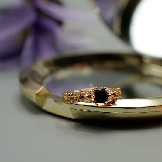 Ring - Round Stone Gold (Black)
